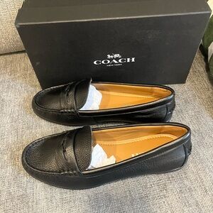 NIB Coach Penny Black Pebbled Grain Leather Loafers